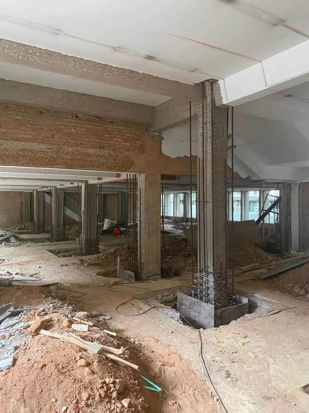 路面产生裂缝后我们怎么来处置？