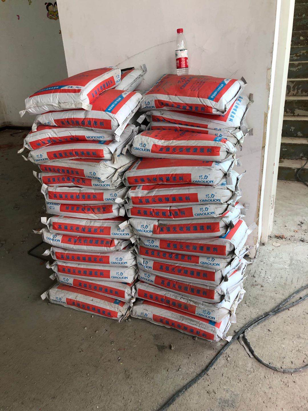 水泥路面起皮用Z6尊龙凯时聚合物建补砂浆建补后能用多长功夫呢？